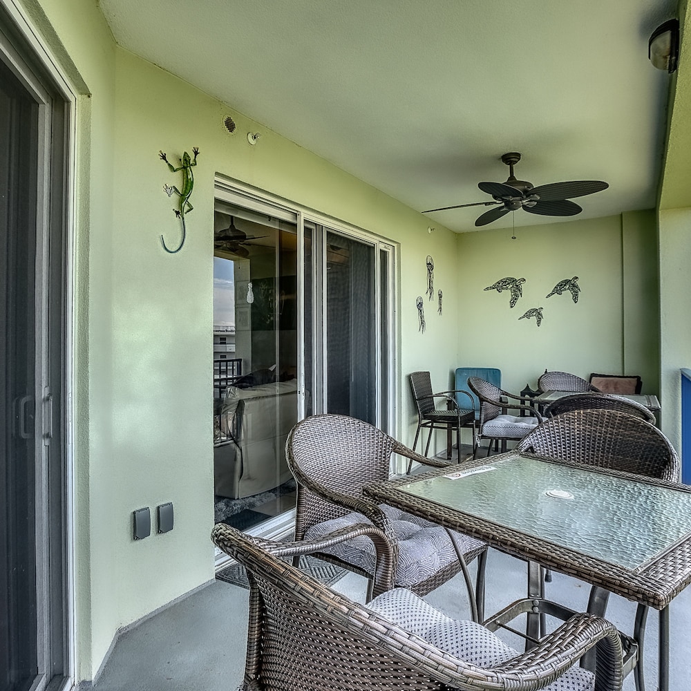 Gorgeous 3 2 Condo With Views of Fountain Contemporary Decor Ocean Walk Building 15-603 view 5