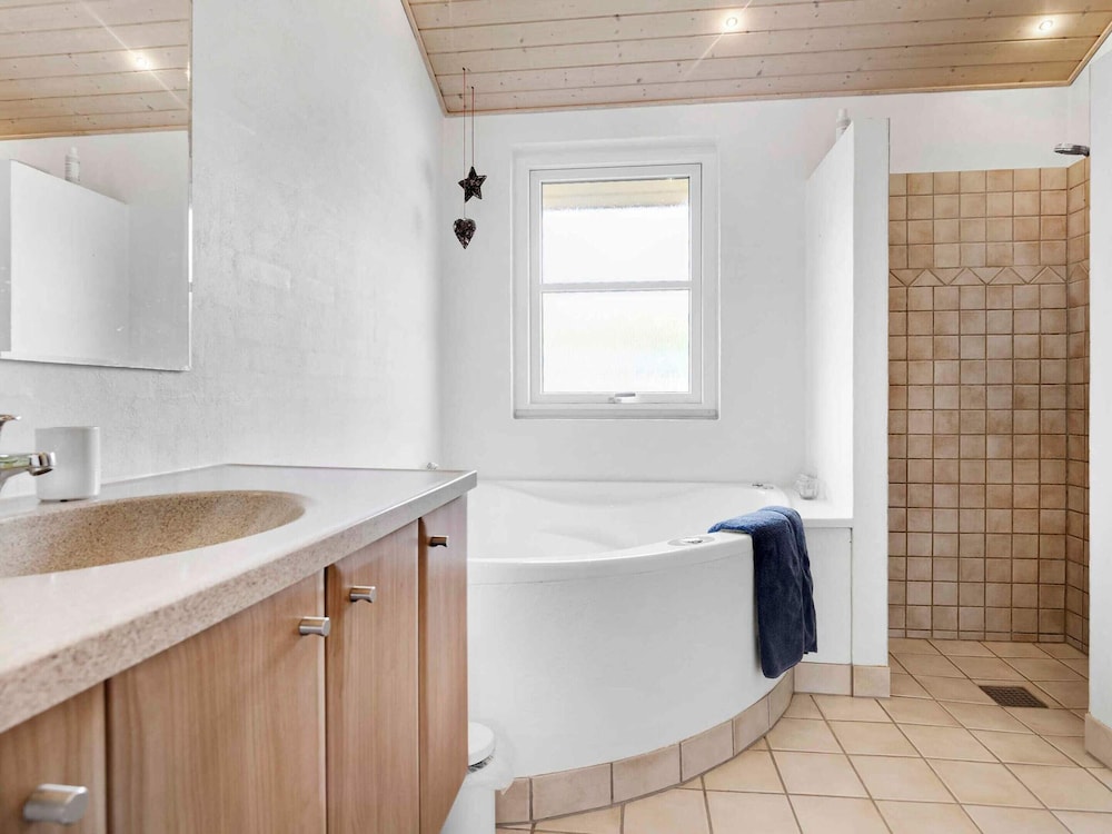 5 Star Holiday Home in Hals