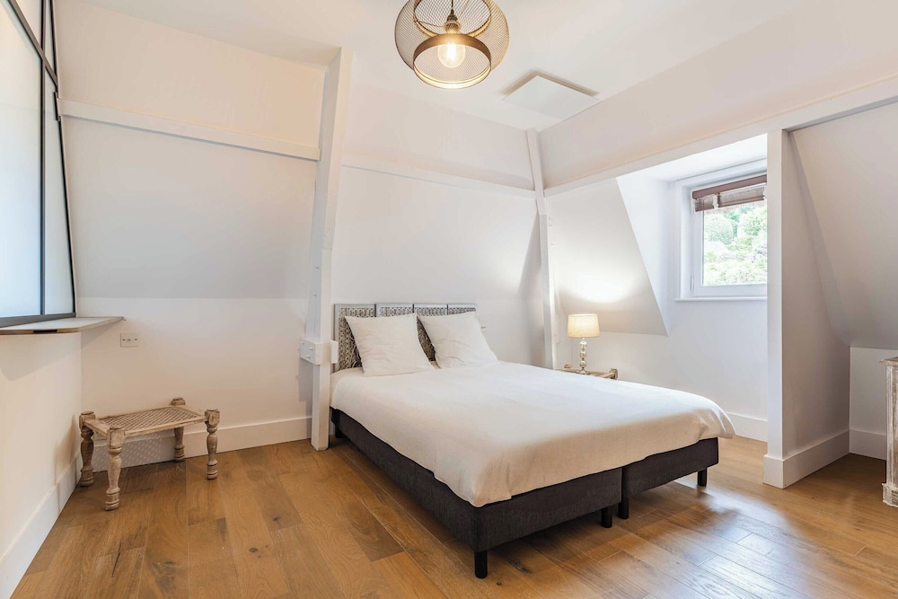 Haven of Peace With Heated Pool and Garden view 4