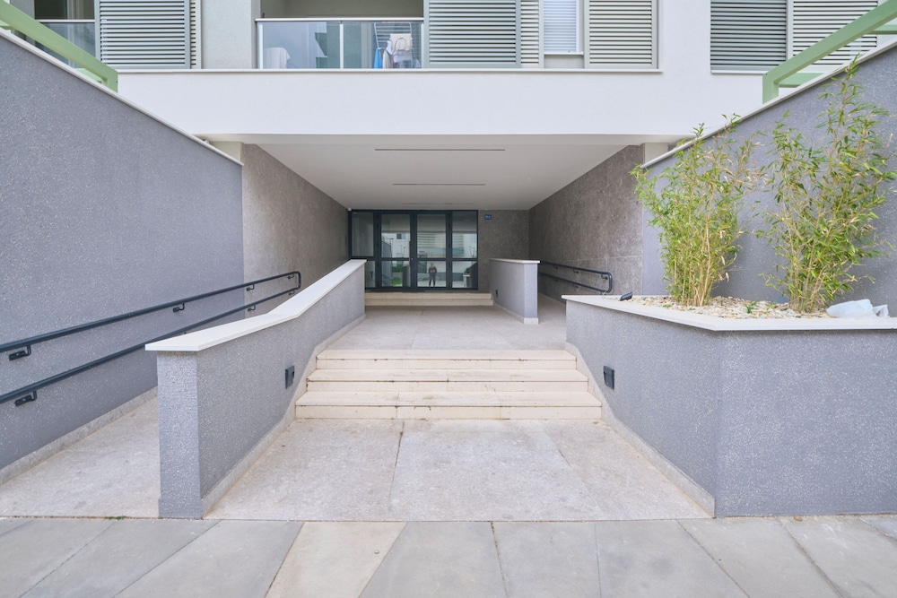 Splitful Apartment