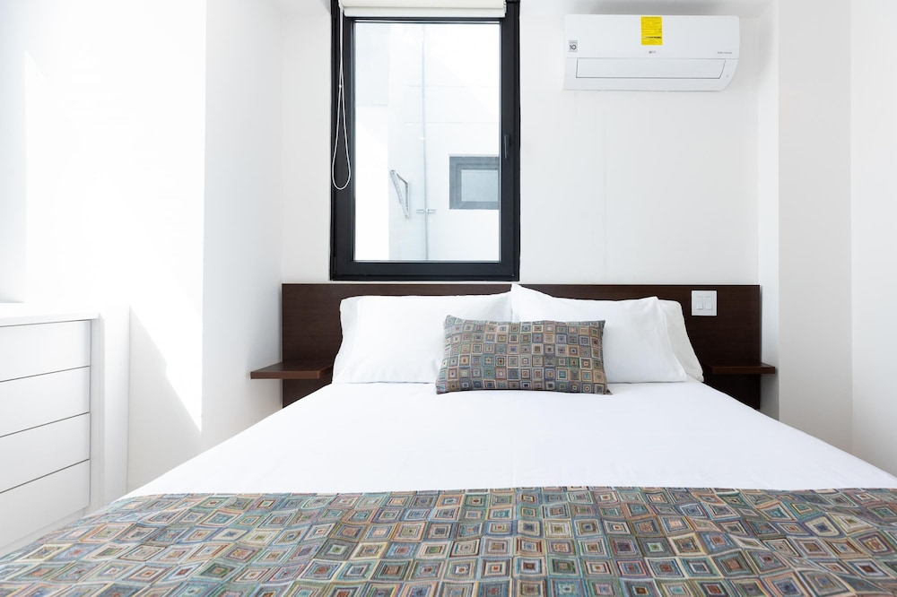 The Travelers Condo by Acomodo