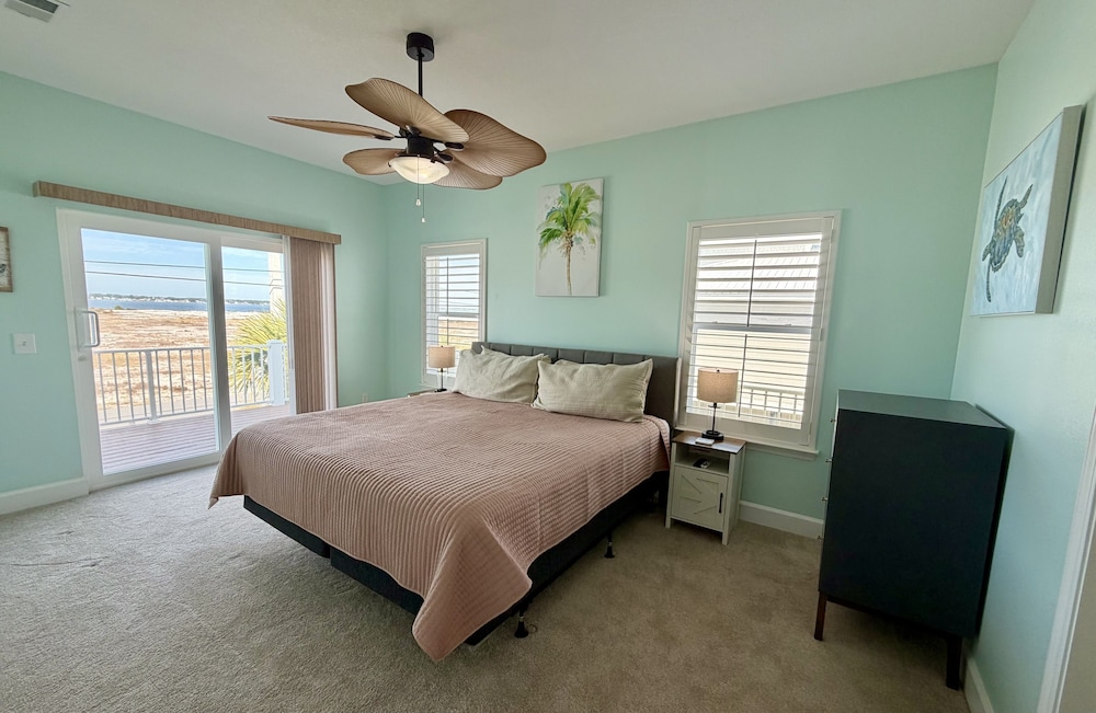 Seaside Bungalow 1 Bedroom Home