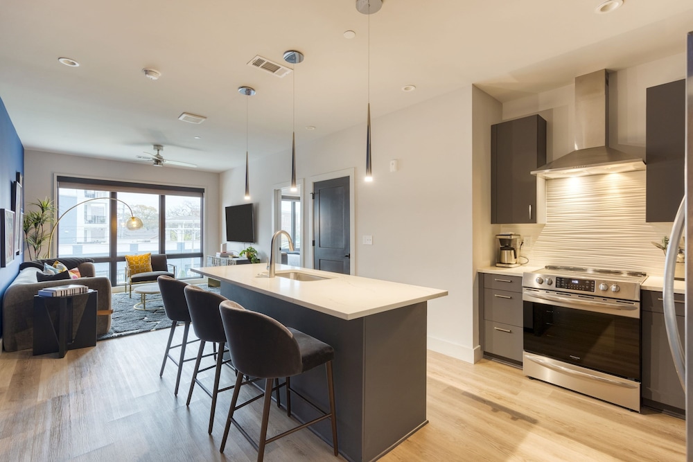 Wonderstruck Walkable Midtown Location at Odyssey Pool BBQ Fitness Room