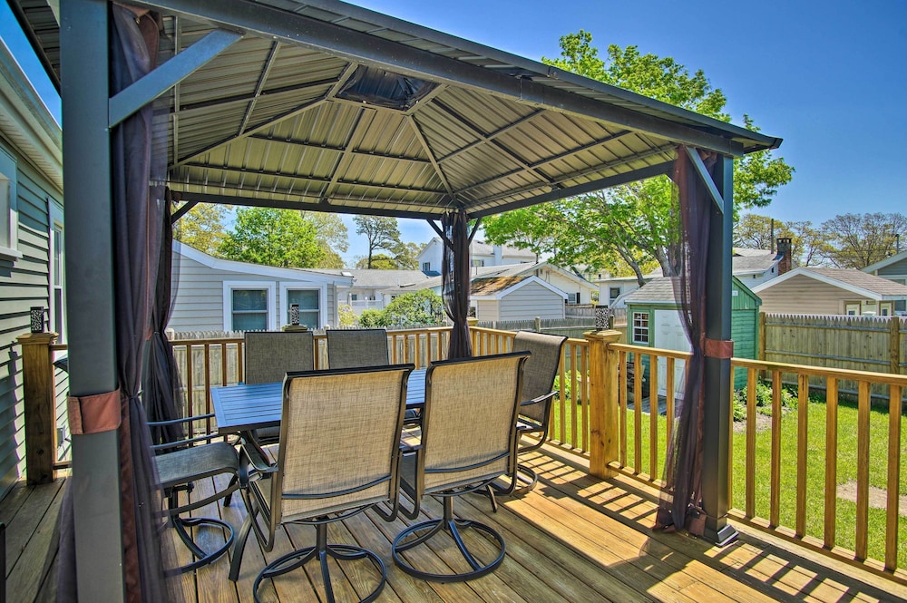 Wareham Cottage w/ Deck, Walk to Swift's Beach
