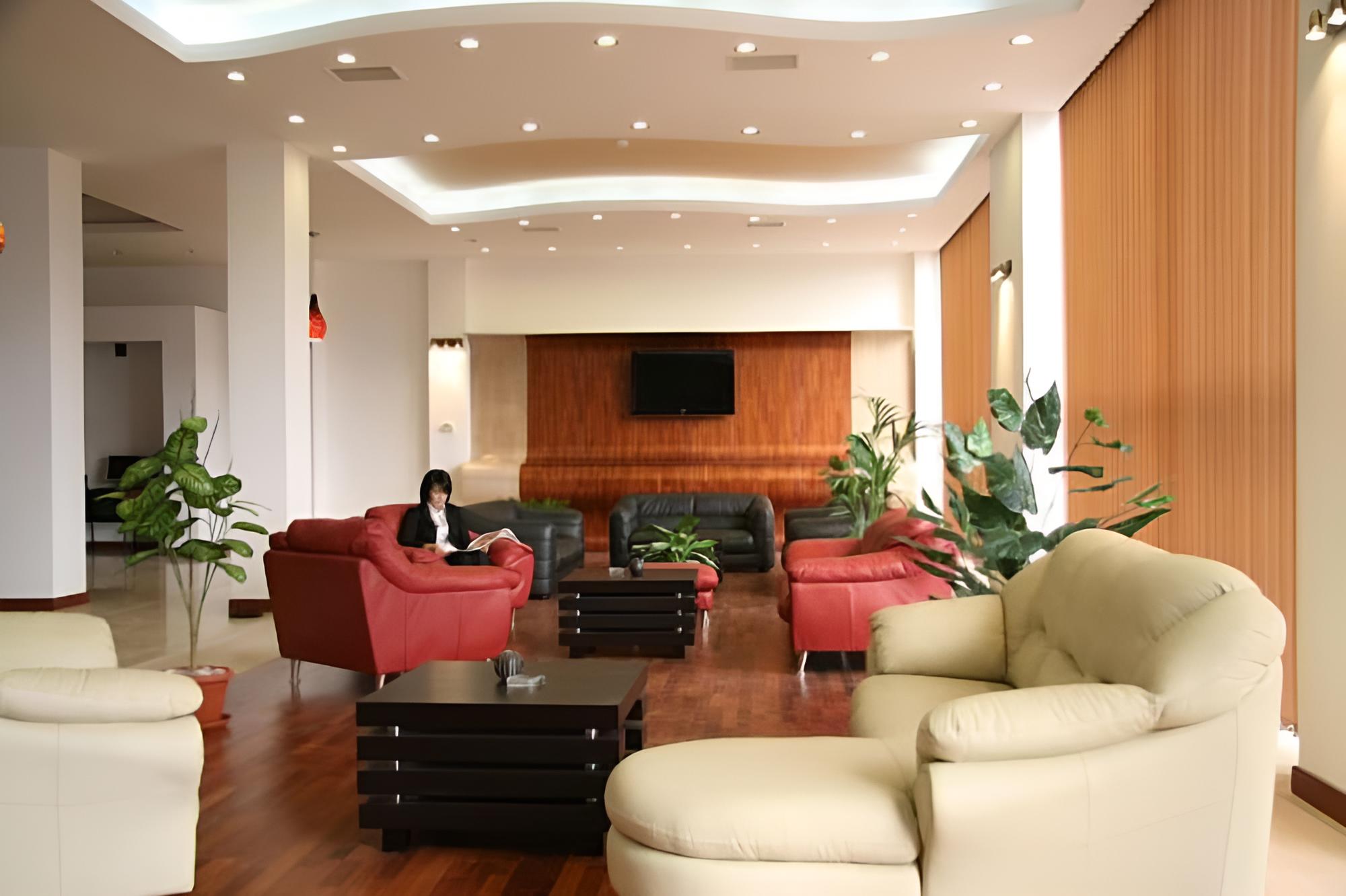 D'Plaza Hotel