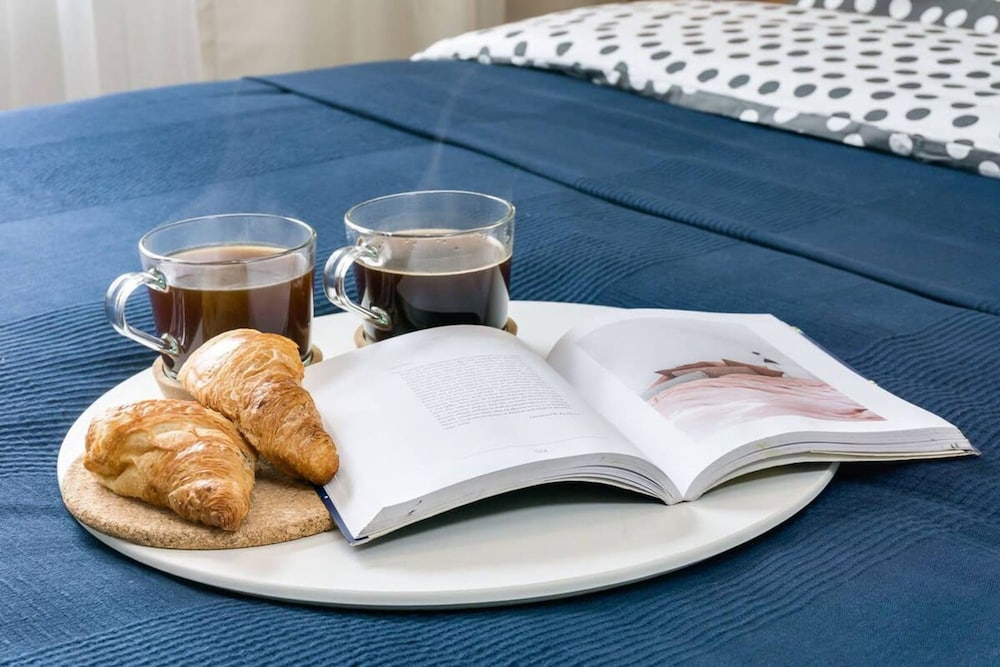 breakfast & dining