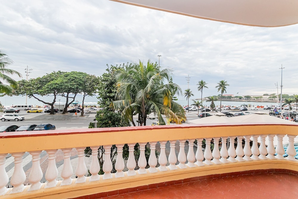 4bdrs, Balcony w/ Sea View, and Garagea 3730/201