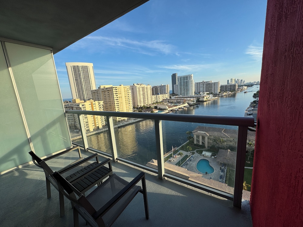 Luxury Great View 1503