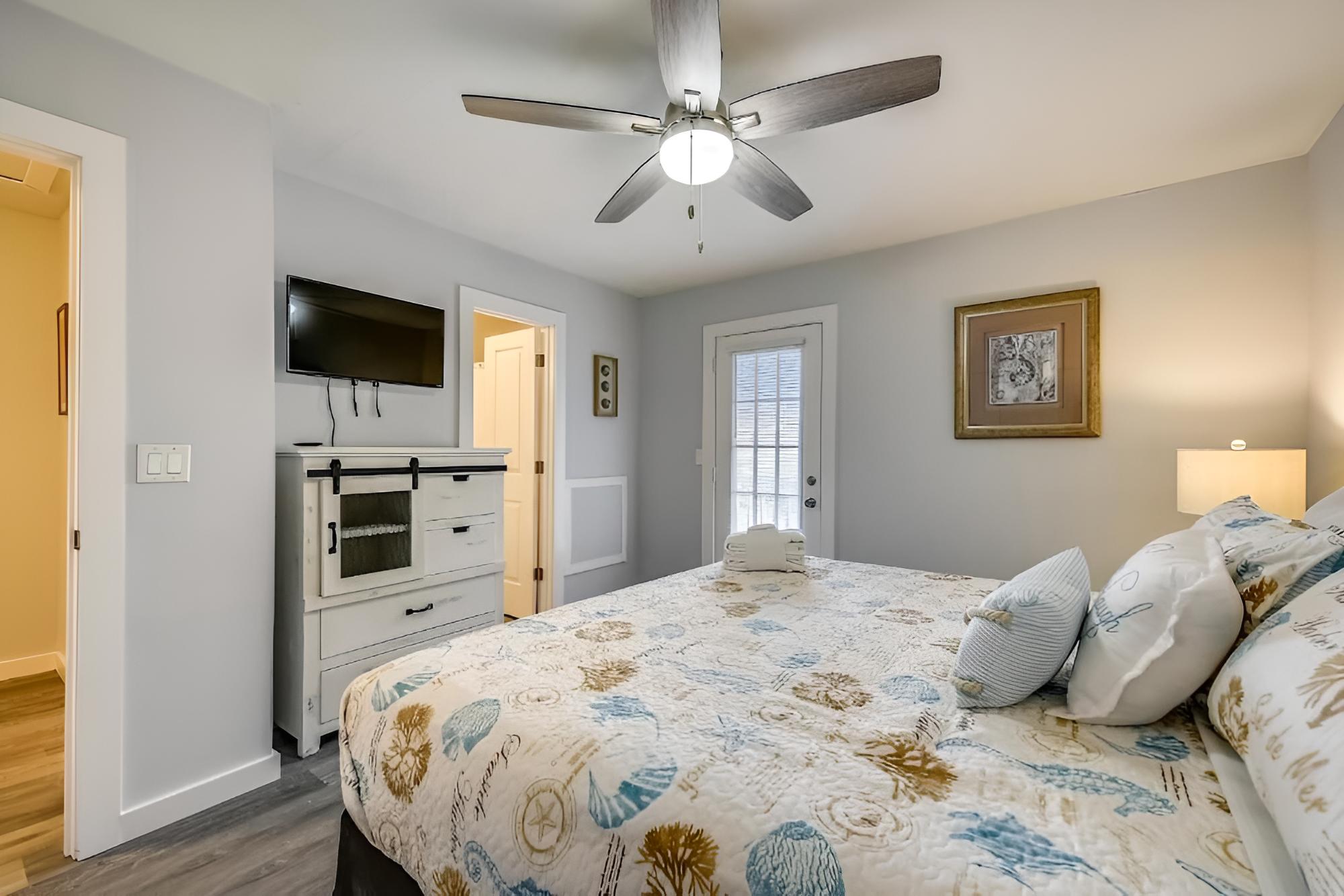 Happy Herron by Book That Condo view 5