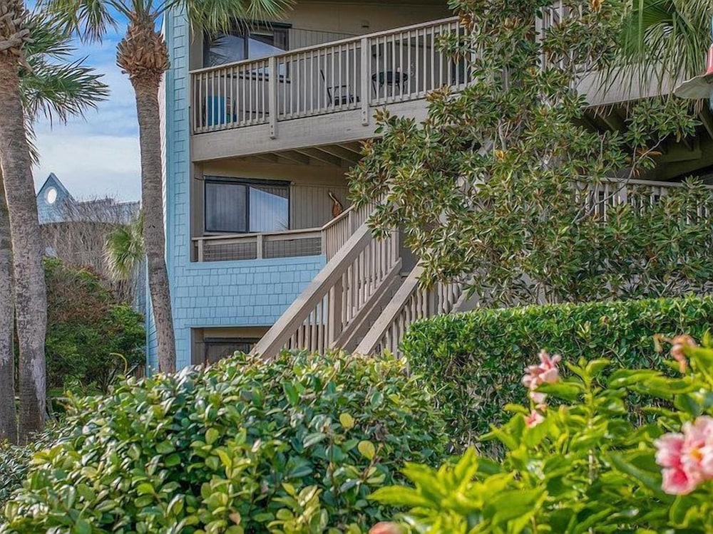 Unwind at St Augustine's Beachfront Oasis