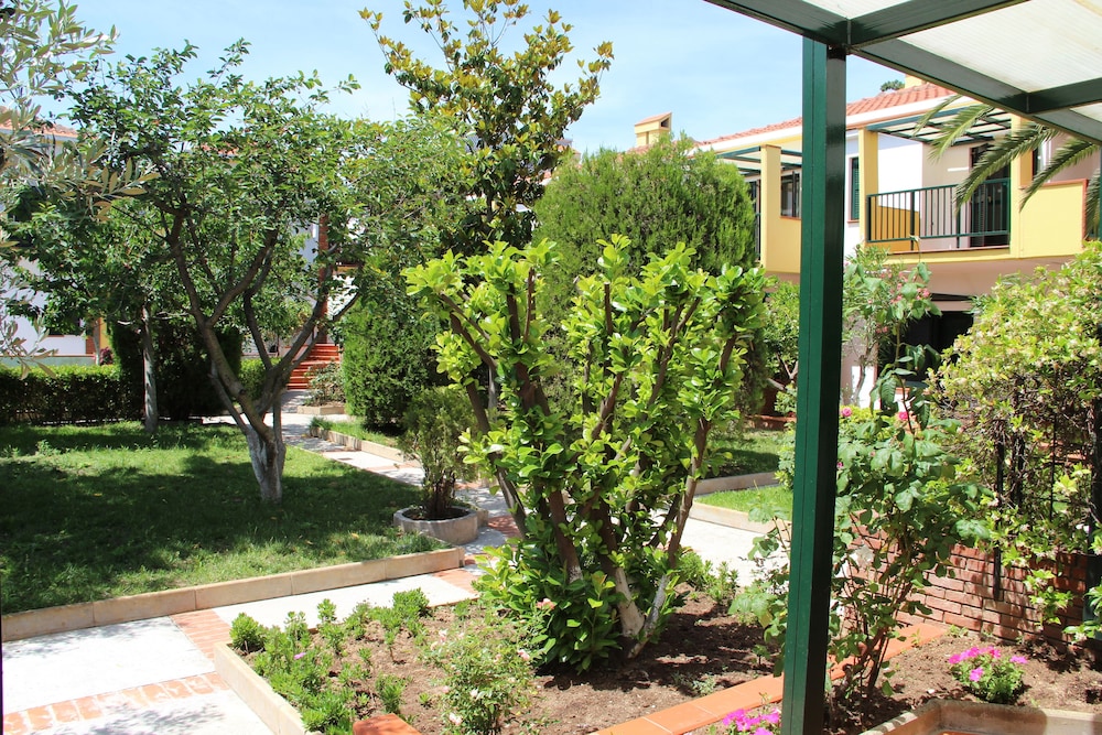 Elia Apartments