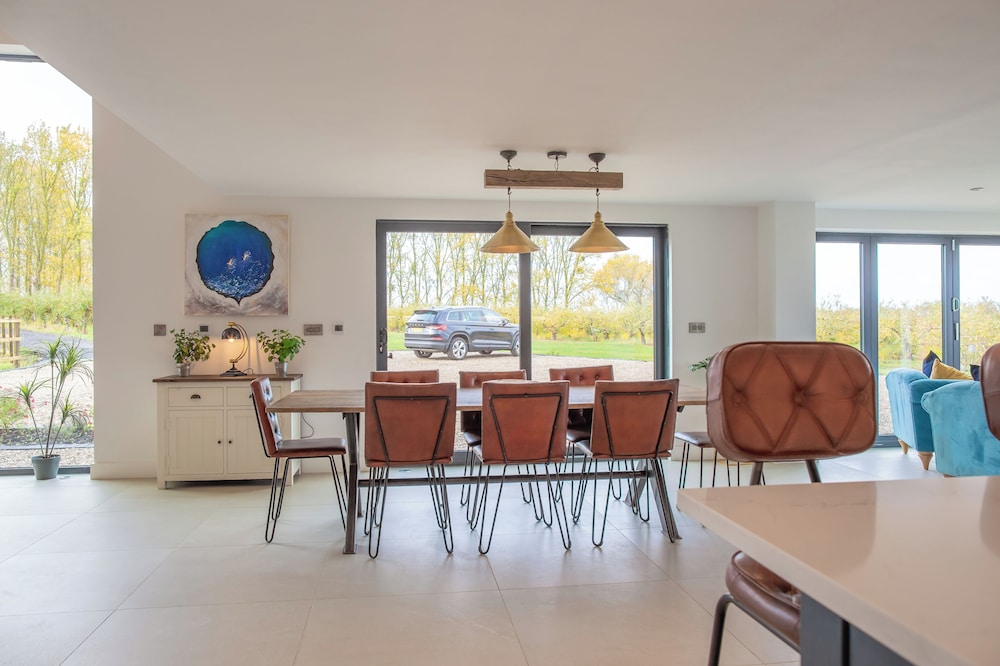 Beautiful Barn Conversion-Escape for 12
