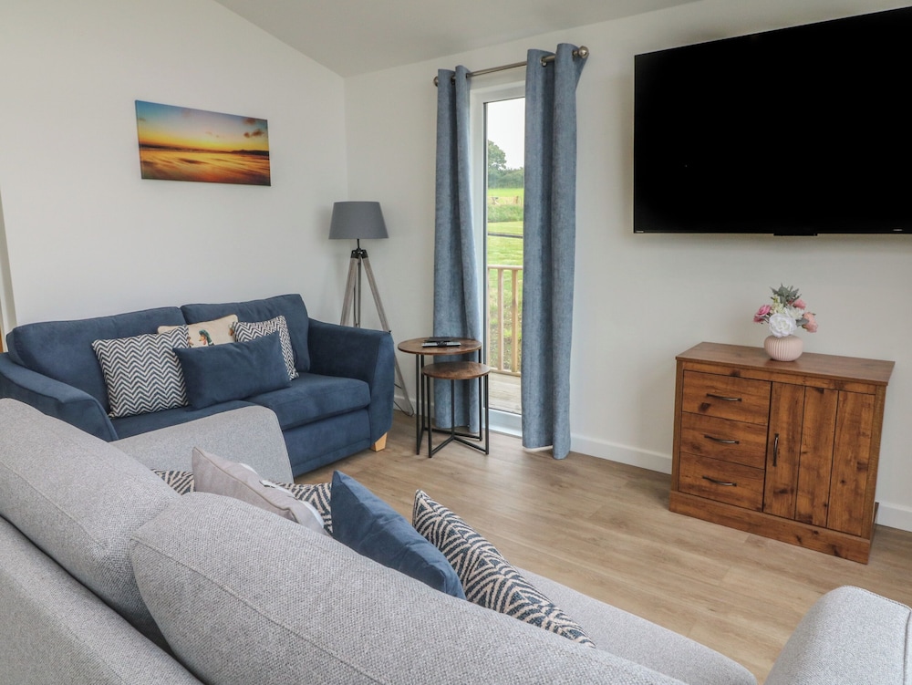 Cove Lodge