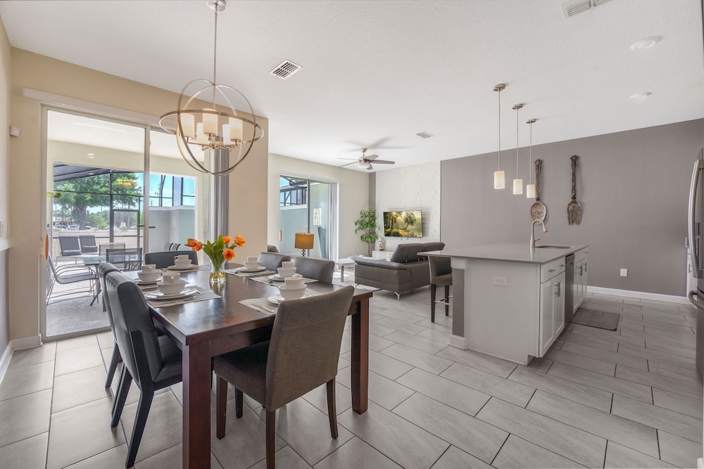 Relax Near Disney 4BR Home With Pool