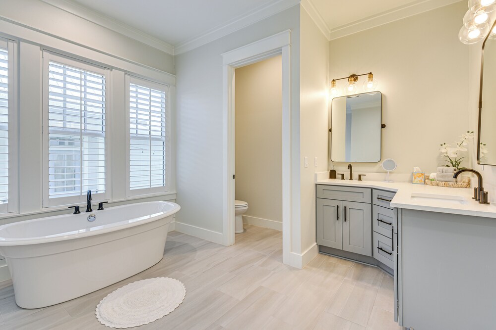 Walk to Gulf: Modern Retreat in Santa Rosa Beach!