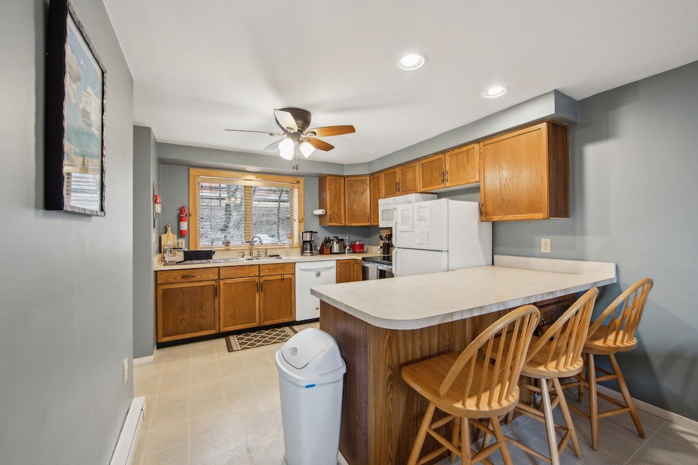 Cloud 50g - The Ultimate Adirondack Experience 3 Bedroom Townhouse by The Summit at Gore Mountain