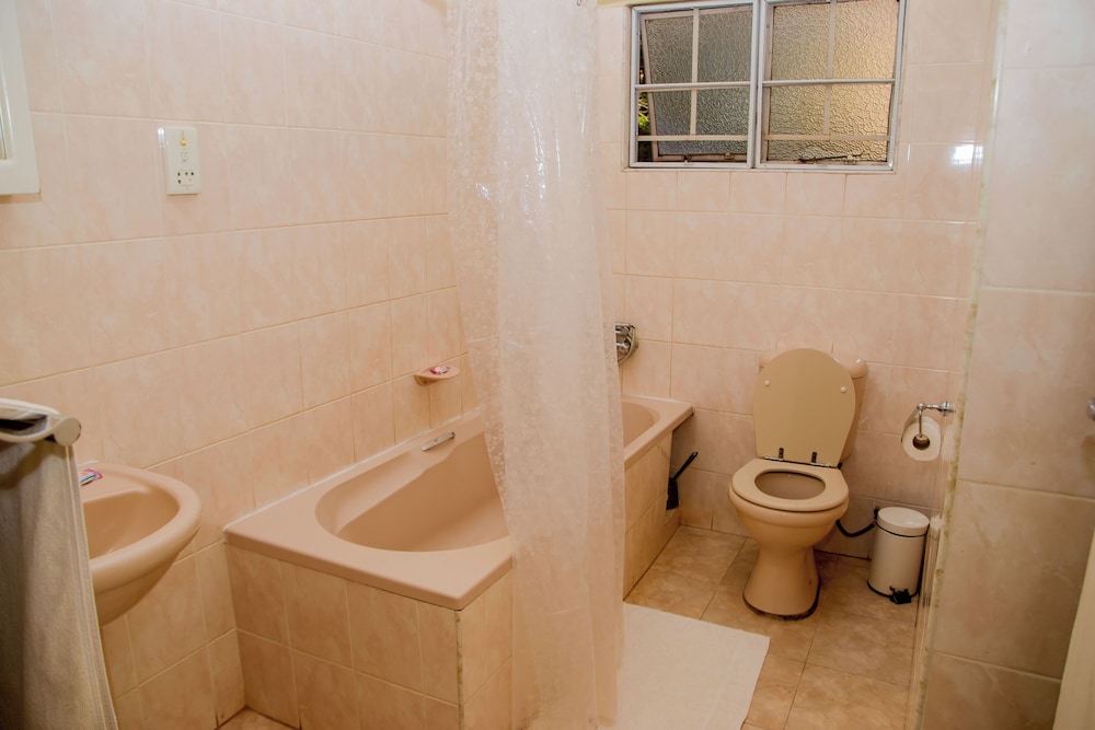 Mosi-O-Tunya Executive Lodge