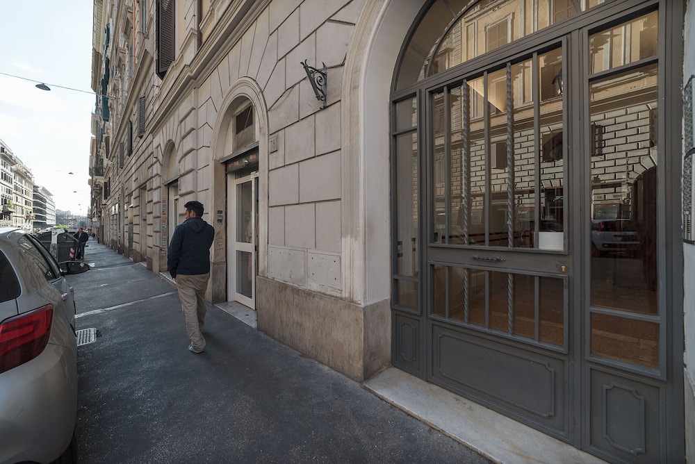 Piazza Vittorio NETFLIX Apartment