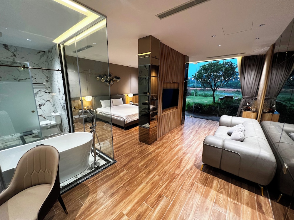 Venus Villa Flamingo Dai Lai by MAPSTAR view 5