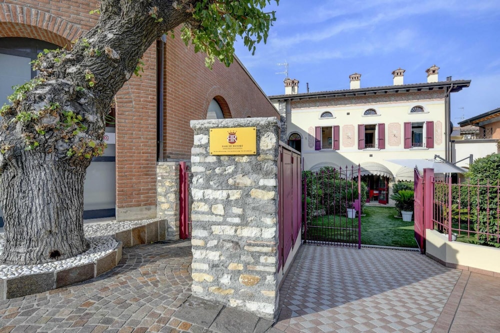 Barchi Resort - Apartments Suites - Villa Venezia - Garden Villa Venezia view 3