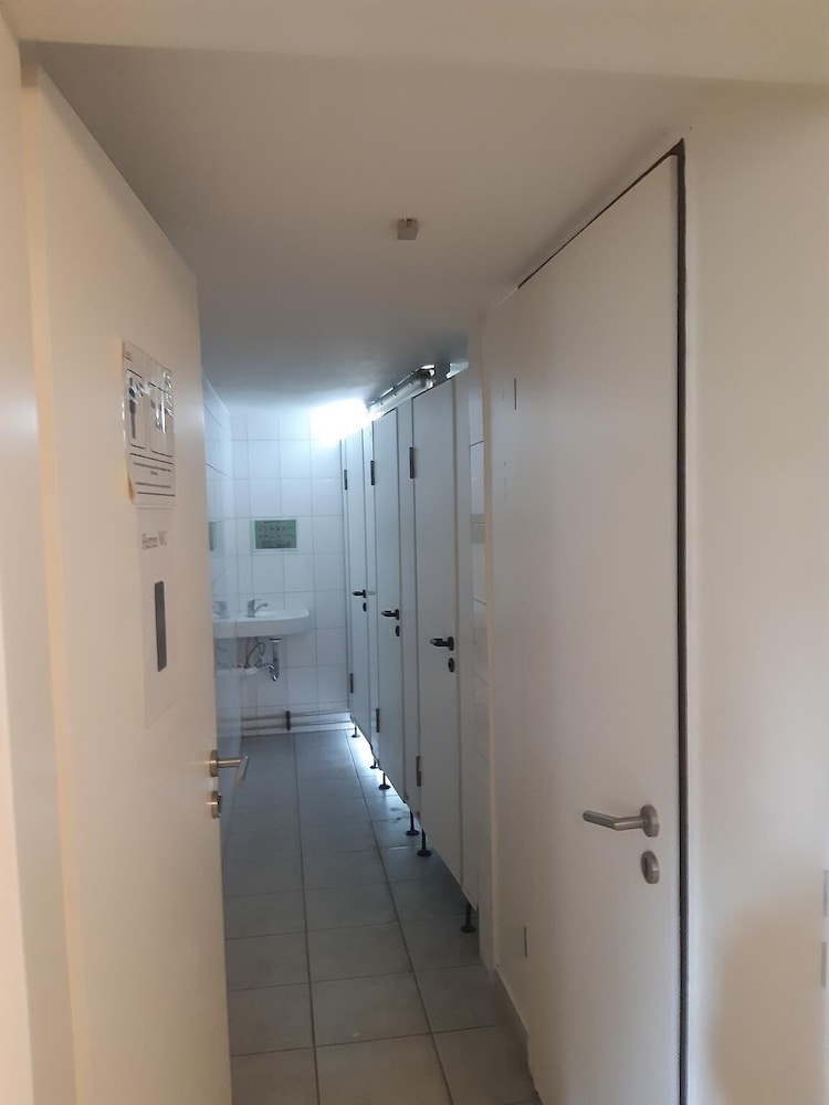 2-Rent Group Hostel Rooms&Apartments EVE168