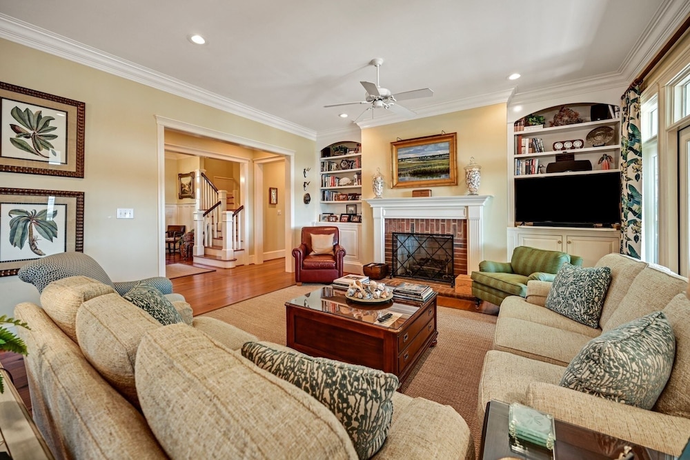Secluded Creekfront Home 5 Bedroom Home by Peace Vacations