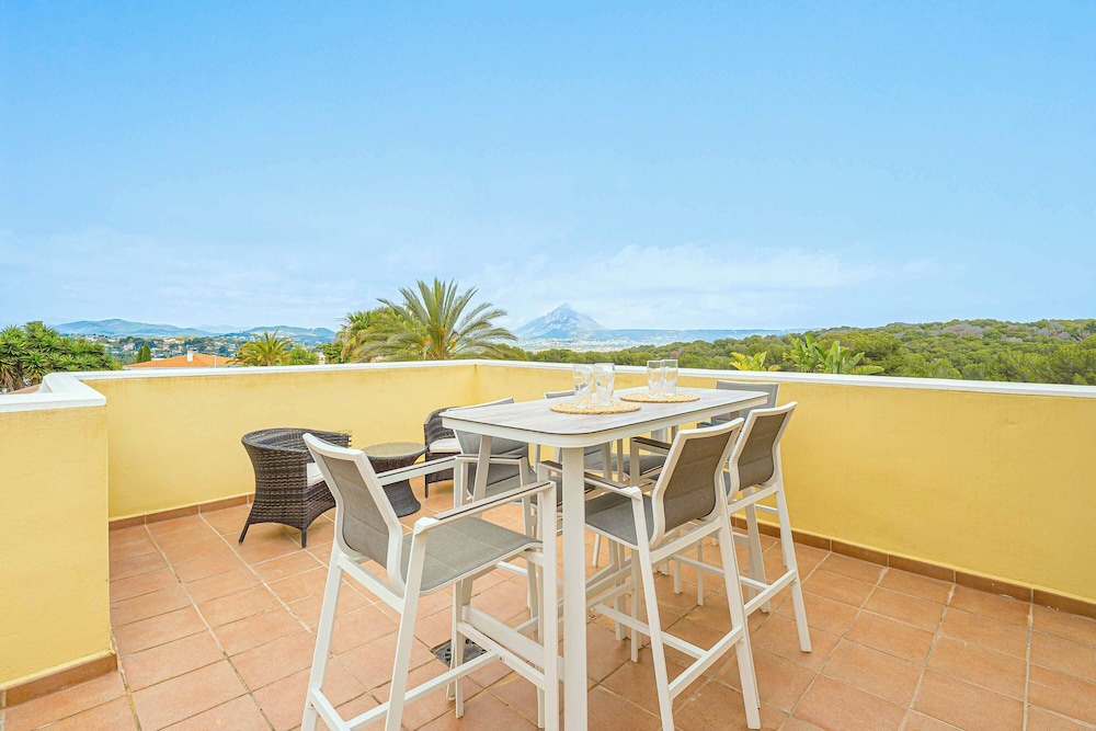 Villa Montgo View