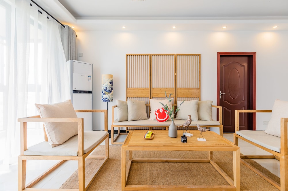 Locals Boutique Apartment Huafa Plaza 23