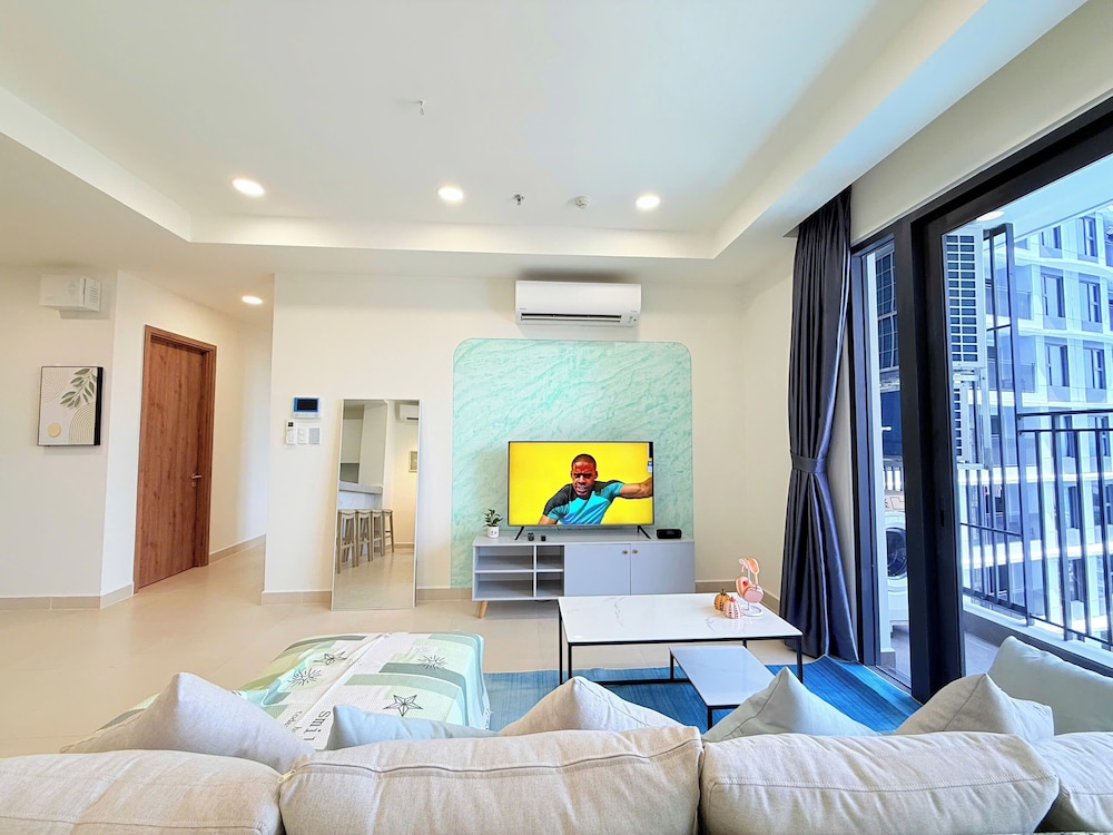 Homie's The Glory Apartment