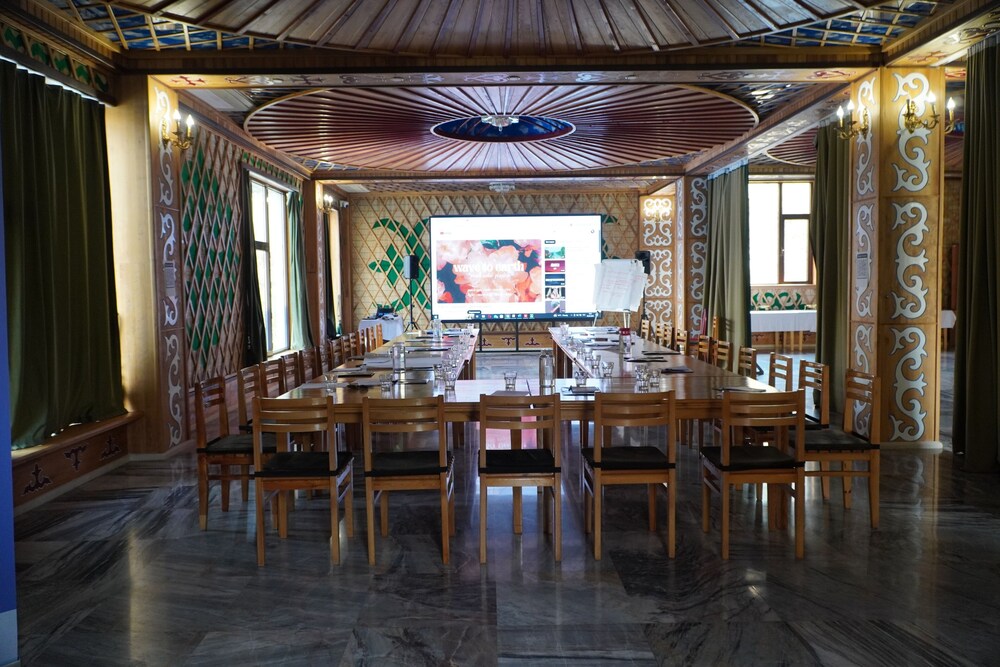 meeting & event spaces