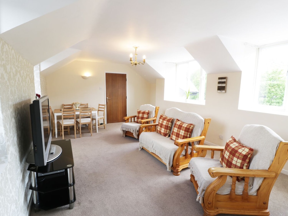 Station Apartment view 5