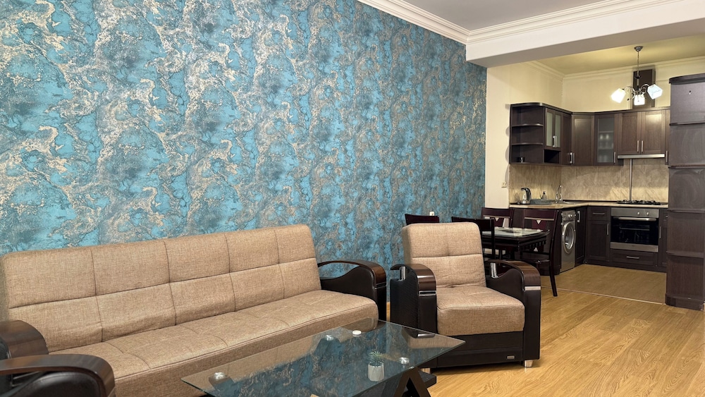 Comfortable apartments on Northern Avenue by Sweet Home