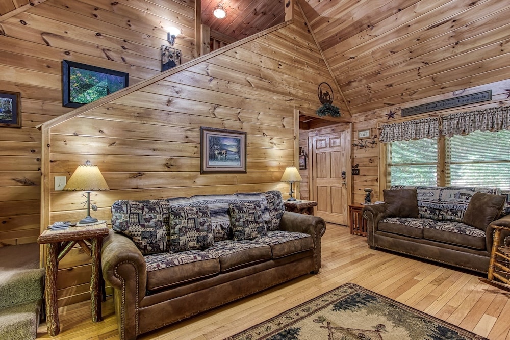 Mystic Mountain - Great Location! Close To All The Action! 2 Bedroom Cabin by RedAwning view 5