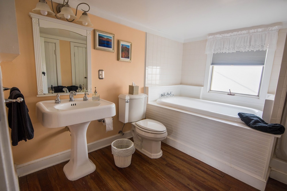 Briar Patch Bed & Breakfast Inn view 5