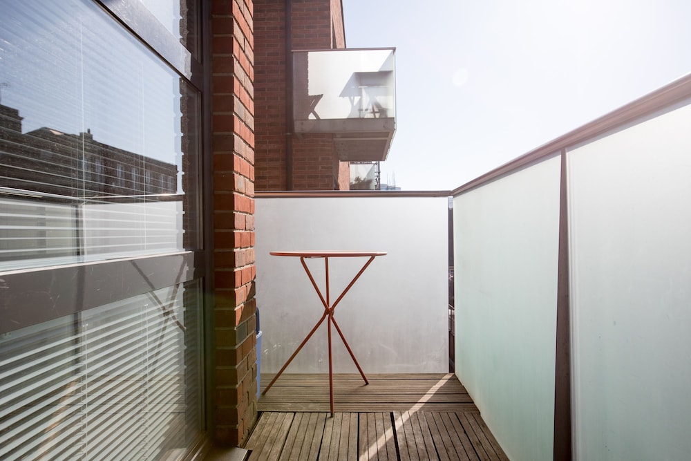 balcony