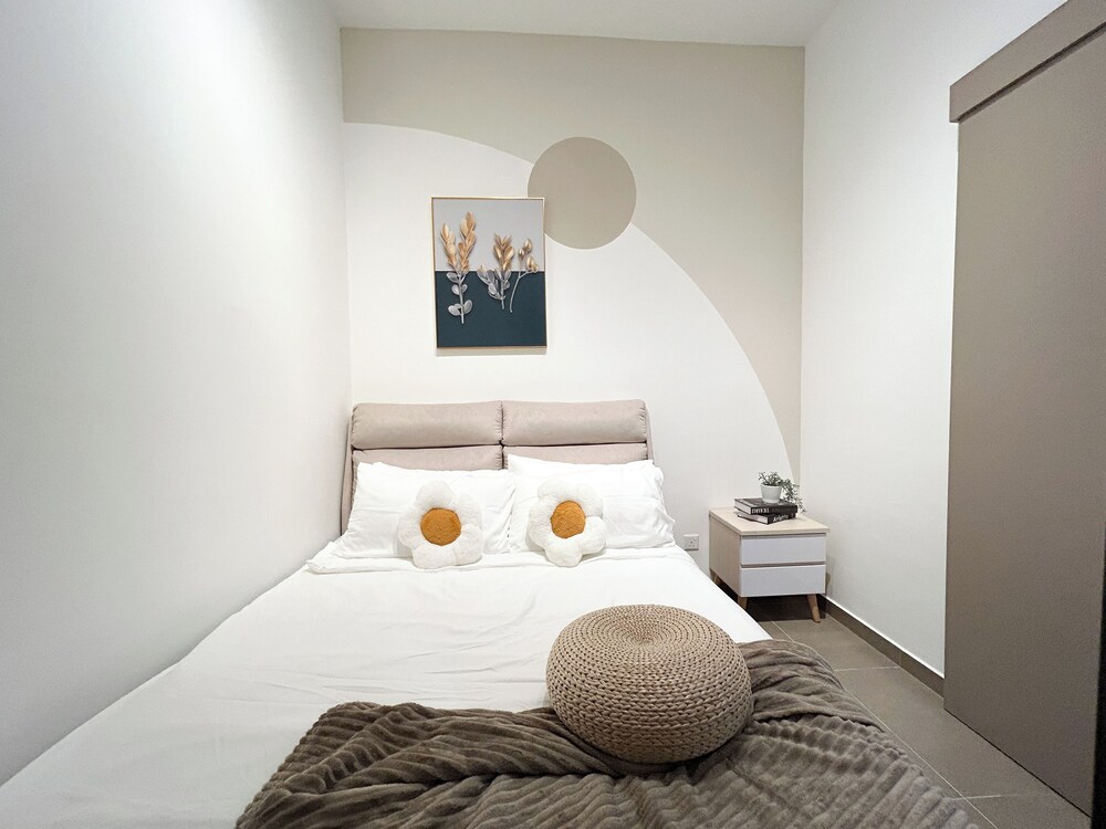 Mossaz by Manhattan Group