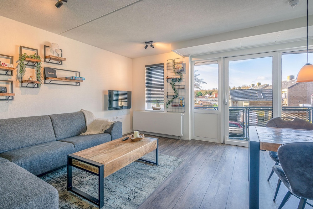 Nice Apartment Near the Center of De Koog