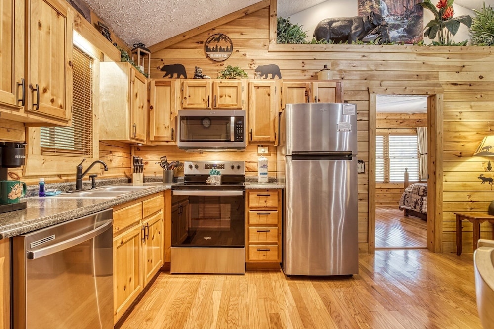 Er80 - Can't Bear To Leave 2 Bedroom Cabin