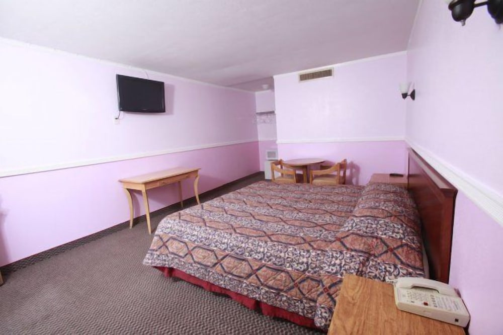 Meadowbrook Motor Lodge view 2