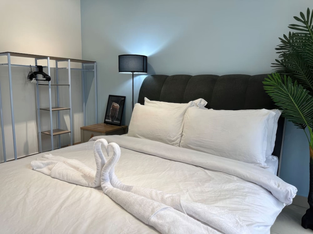 Trion Residence by Emily in Town