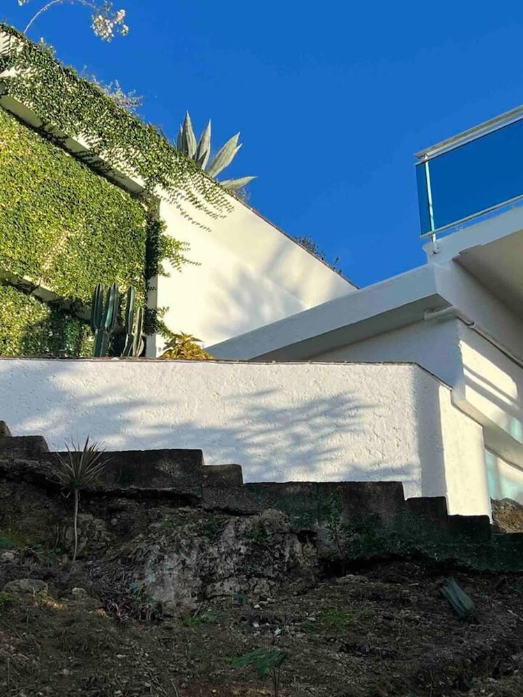 Hotel Piece of Paradise in Las Terrenas - Image 1