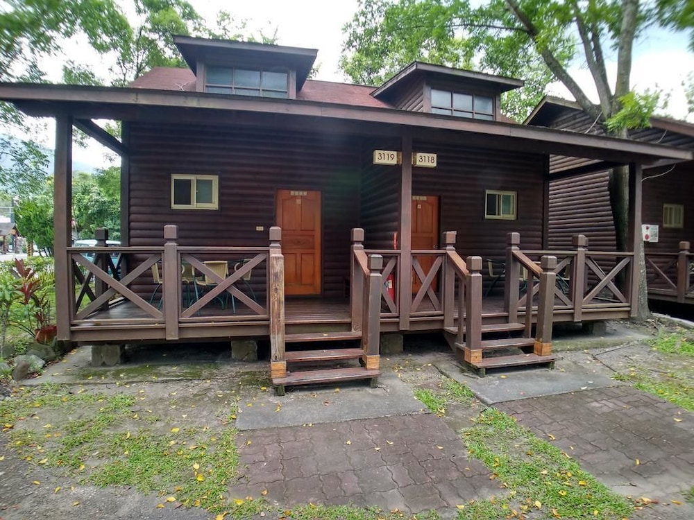 Fangchen Hot Spring Resort view 2