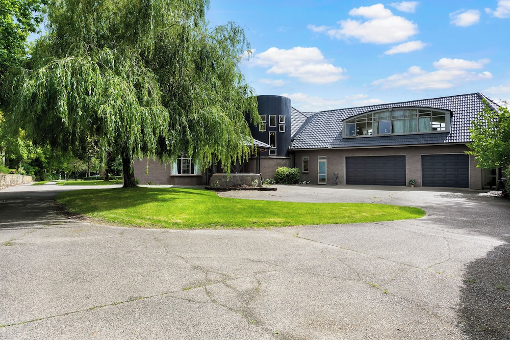 Countryside Zen Estate - Views and Pool view 3