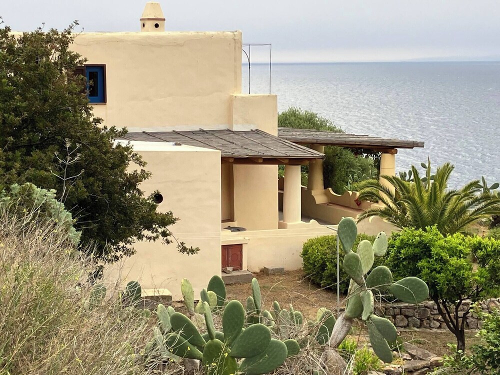 Casa Bacco, Capistello