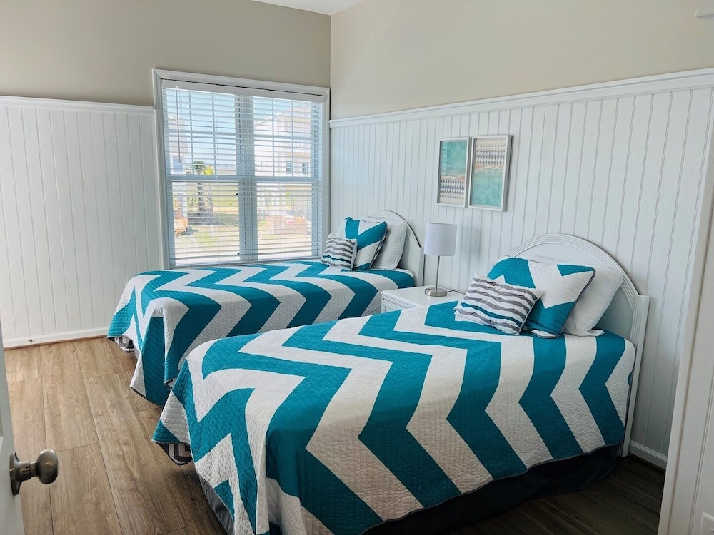 Avalon West- 5 Bedroom Home by RedAwning - Property Image 33