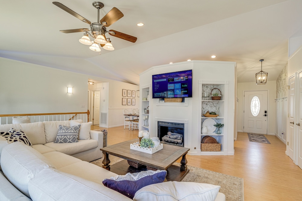 Fish, Boat & Hike: Lakefront Home w/ Game Room!