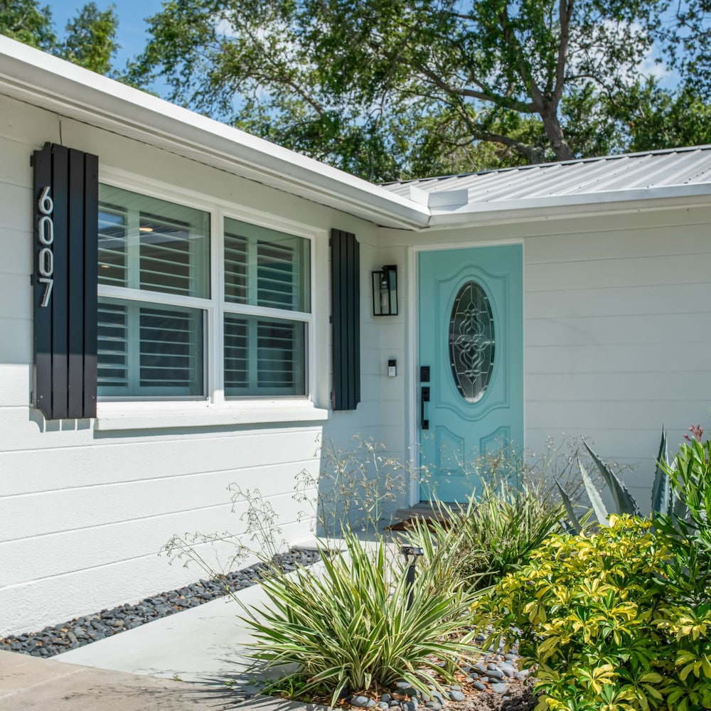 Sarasota Resort-like Living Near Siesta Key For 10