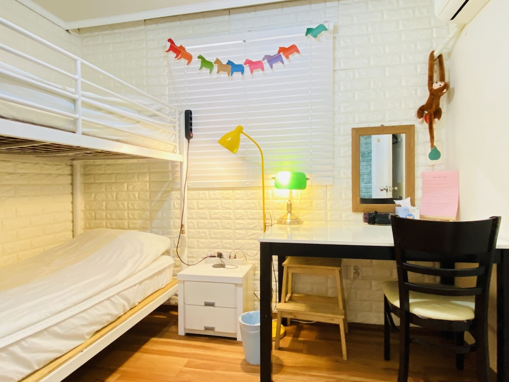 Aroha Guest House