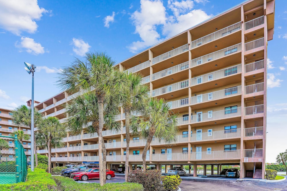 Bayshore Yacht & Tennis 409 - Premier