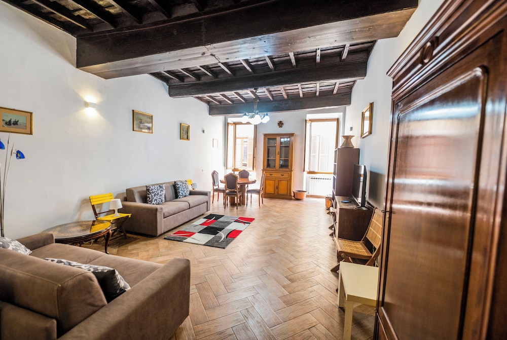 Campo De' Fiori Apartments